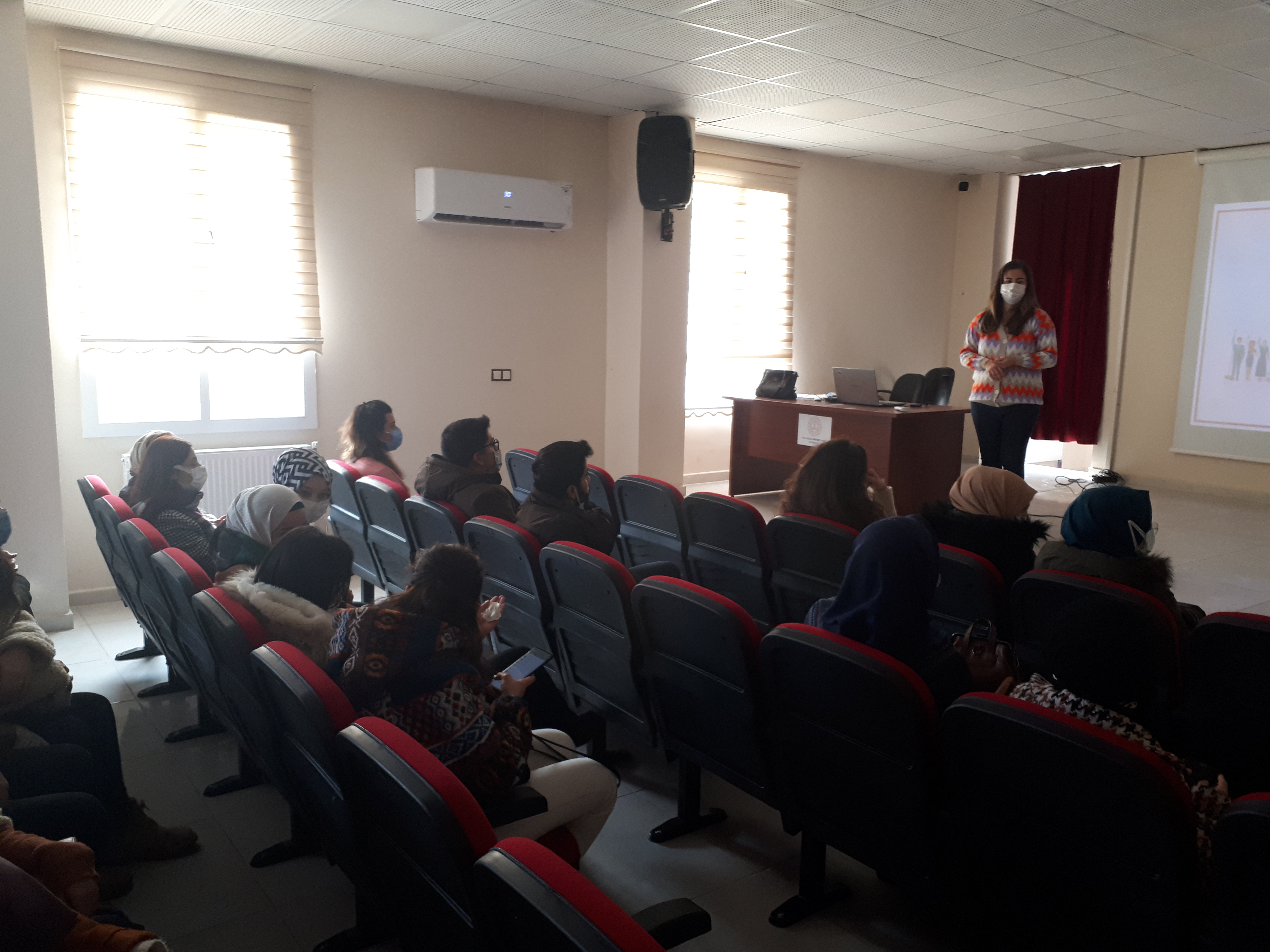 Göreve Yeni Başlayan Öğretmenlere “Aile İçi ve Kadına Yönelik Şiddetle Mücadele” konulu seminer verildi. 