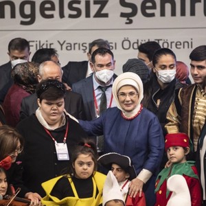 Emine Erdoğan and Minister Derya Yanık Attended the Idea and Project Competition Award Ceremony for Barrier-Free Cities  - fotoğraf 4