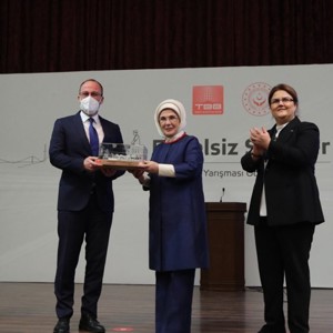 Emine Erdoğan and Minister Derya Yanık Attended the Idea and Project Competition Award Ceremony for Barrier-Free Cities  - fotoğraf 2