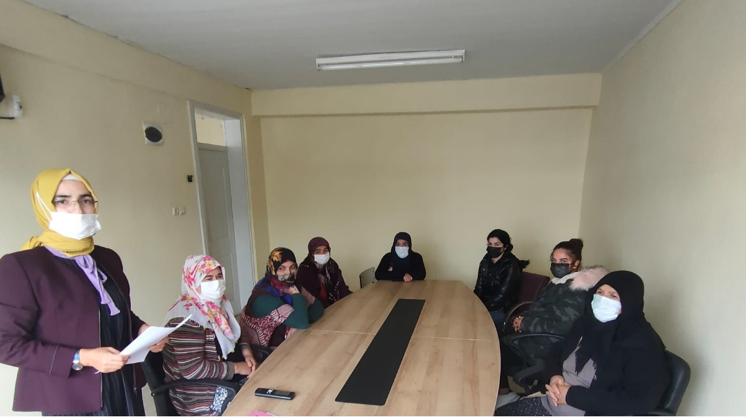 Hassa Sosyal Hizmet Merkezi Müdürlüğü tarafından ‘’Kendi Doğal Kaynaklarını Kullanma Yoluyla Problem Çözme Becerisinin Kazanılması’’ konusunda eğitim verildi.