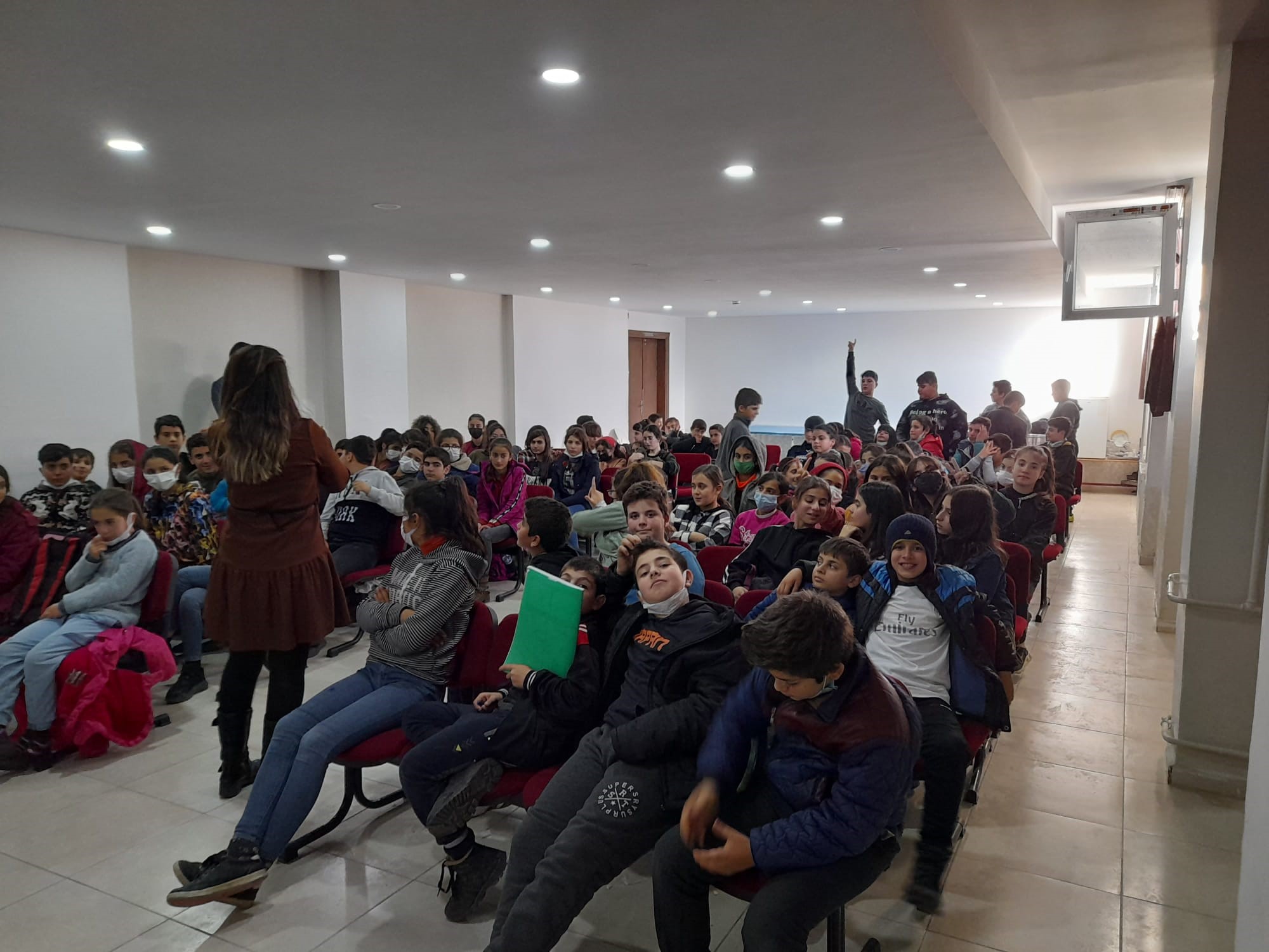 Antakya Sosyal Hizmet Merkezi Müdürlüğü tarafından Samandağ Sutaşı Ortaokulu Öğrencilerine “Şiddet Algısı” konulu seminer verildi.