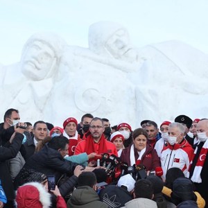 Bakanımız Sayın Derya Yanık Sarıkamış Şehitlerini Temsilen Yapılan Kardan Heykellerin Açılışına Katıldı - fotoğraf 3