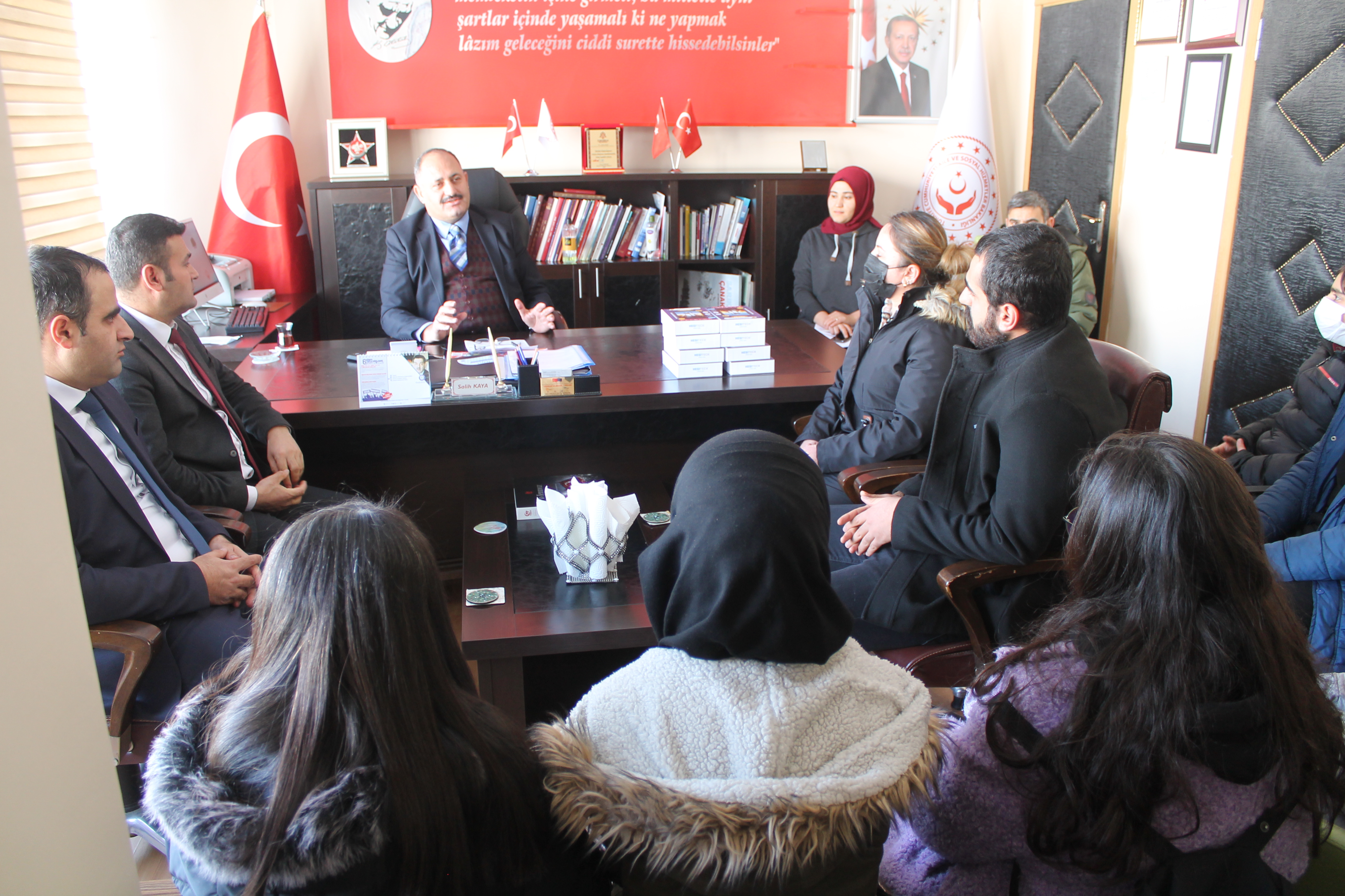 Okul Destek Projesi Kapsamında Başarılı Öğrencilere Tablet Verildi  