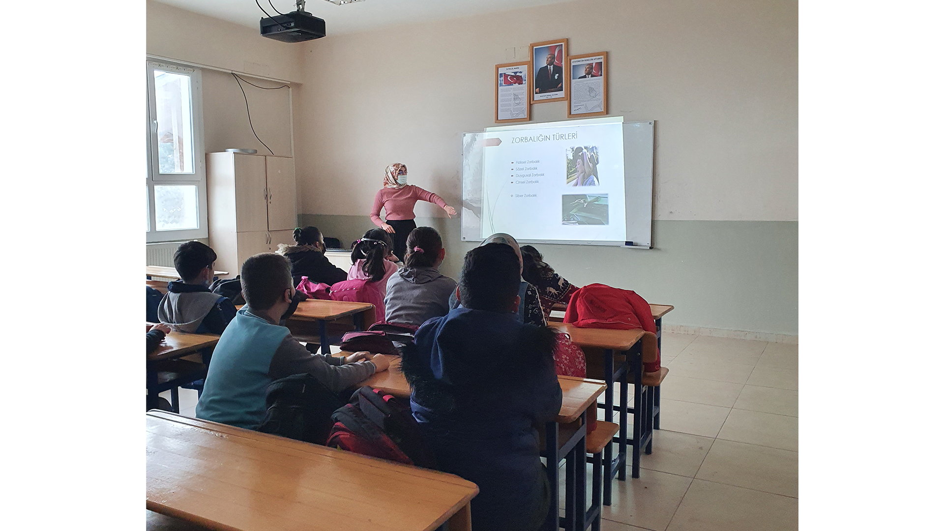 Belen Yavuz Sultan Selim Ortaokulu 5. Sınıf öğrencilerine “Akran Zorbalığı” konulu seminer verildi.