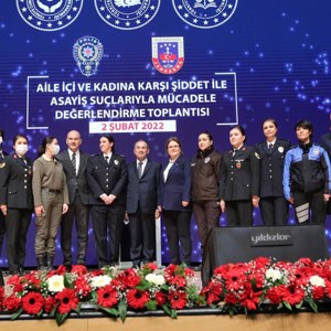 Bakanımız Derya Yanık, "Aile İçi ve Kadına Yönelik Şiddetle Mücadele Toplantısı"na katıldı - fotoğraf 3