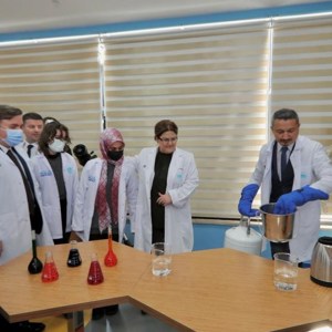 Bakanımız Derya Yanık, Aksaray'da Kadın Aktivite Merkezi’nin Açılışı ile Uluslararası Bilimde Kadın ve Kız Çocukları Günü Programına Katıldı - fotoğraf 9
