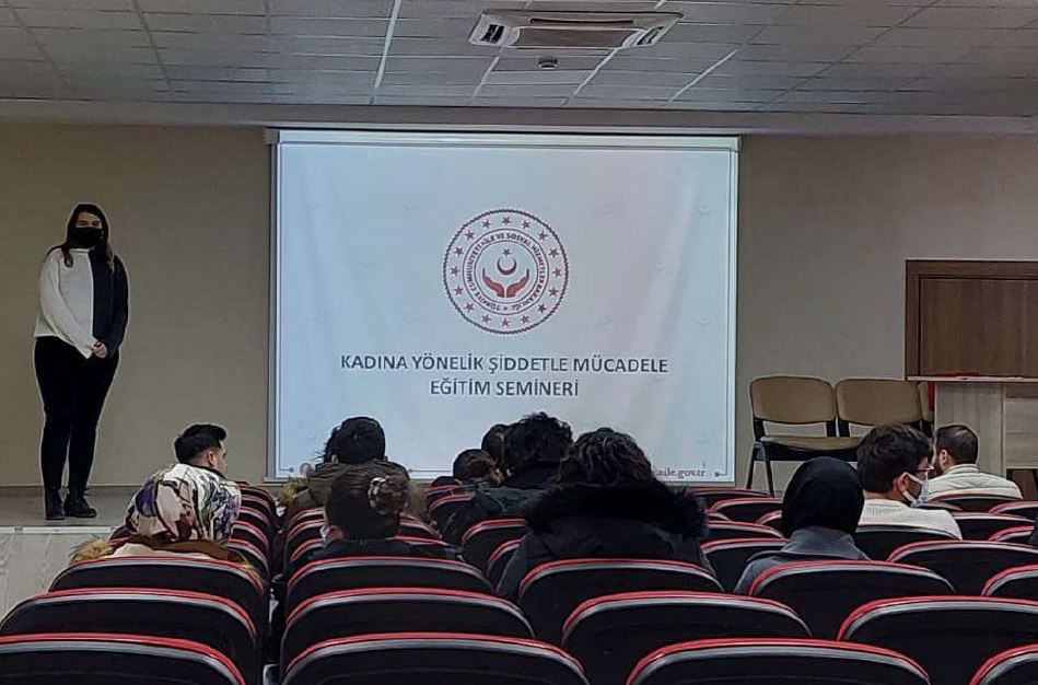Dörtyol Sosyal Hizmet Merkezi Müdürlüğünde “Aile İçi Şiddet ve Kadına Yönelik Şiddetle Mücadele” konulu seminer verildi.