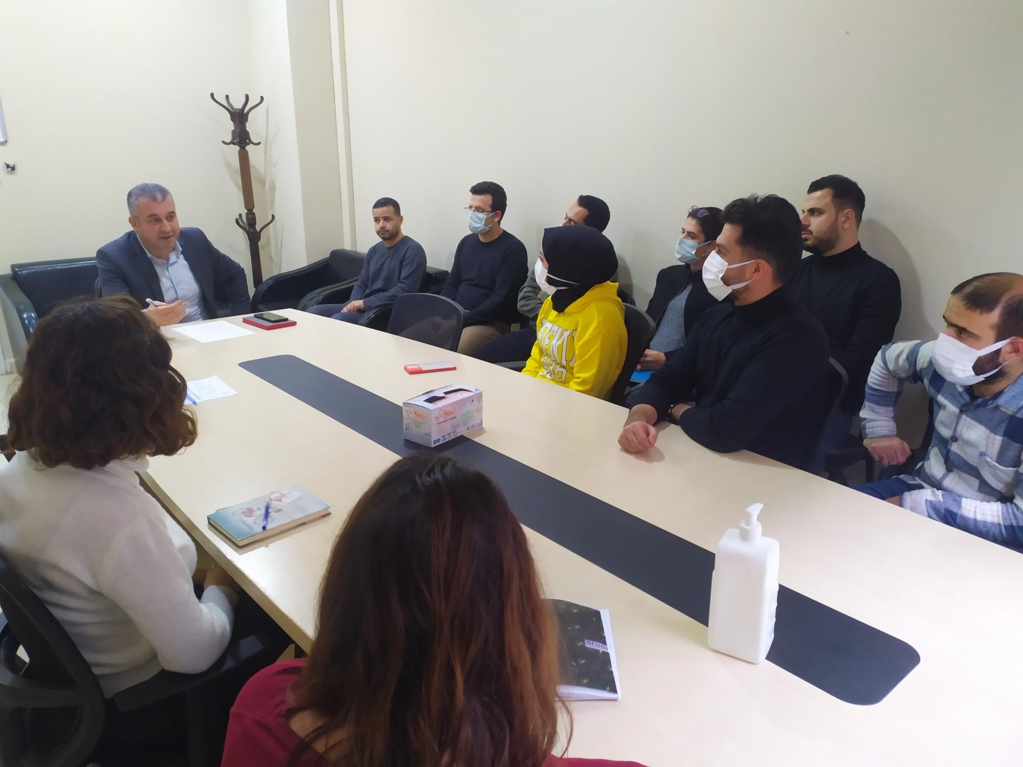 Reyhanlı Sosyal Hizmet Merkezi Müdürlüğünde “Personellerin Kurumda Uyması Gereken Kurallar,  İş ve Meslek Etiği” konulu eğitim verildi.