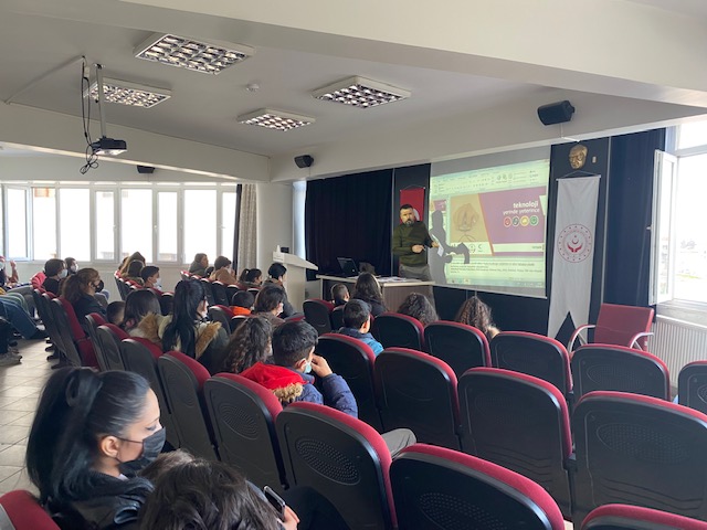 Antakya Sosyal Hizmet Merkezi Müdürlüğü tarafından “Bilinçli Medya Kullanımı” konulu seminer verildi.