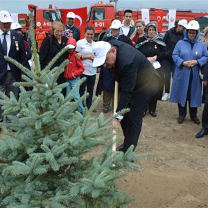 15 Temmuz Şehitler Hatıra Ormanına Fidan Dikimi Gerçekleştirildi - fotoğraf 1