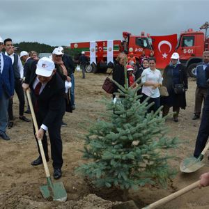 15 Temmuz Şehitler Hatıra Ormanına Fidan Dikimi Gerçekleştirildi - fotoğraf 2