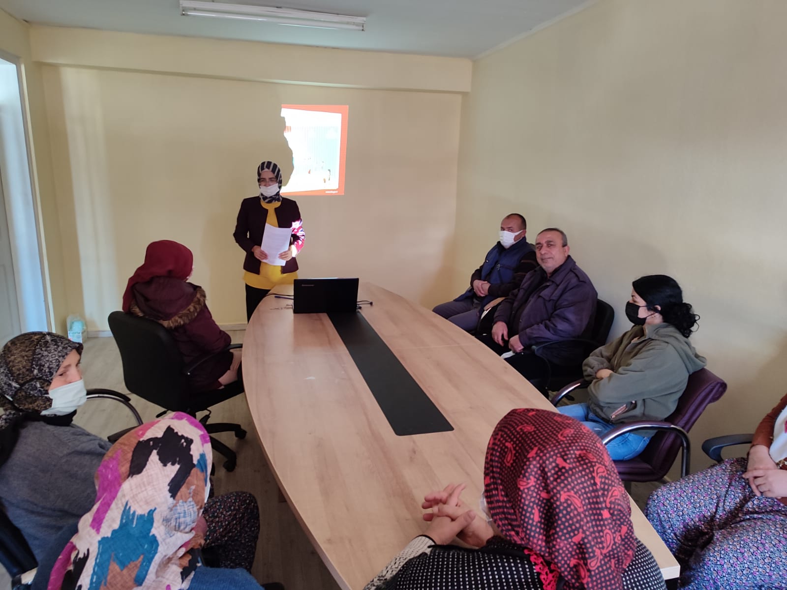 Hassa Sosyal Hizmet Merkezi Müdürlüğü tarafından ‘’Güvenli ve Bilinçli Medya Kullanımı’’  konusunda seminer  verildi.
