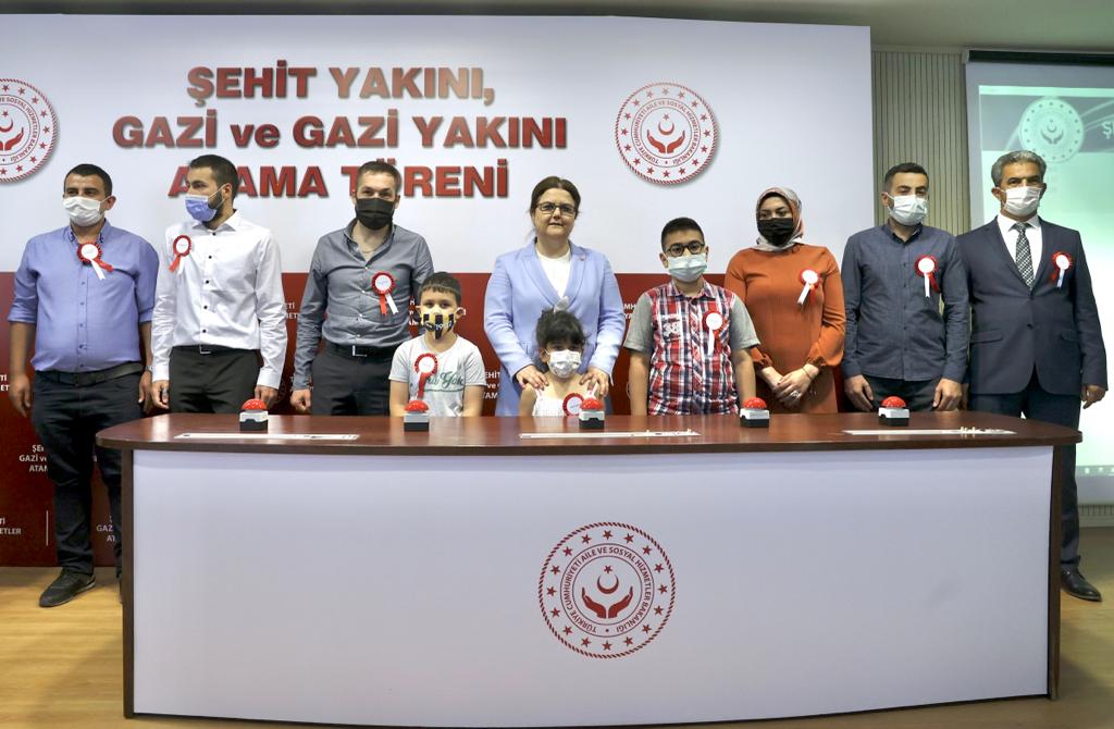 Kamuya 419 şehit yakını, gazi ve gazi yakını atanacak