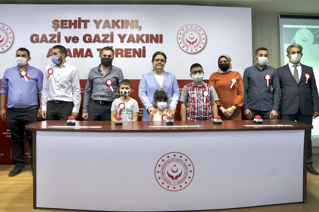 Kamuya 419 şehit yakını, gazi ve gazi yakını atanacak