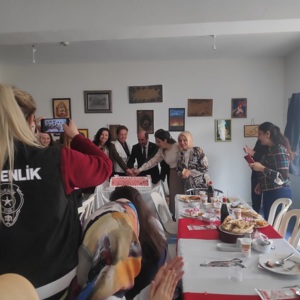  KADIN KONUKEVİMİZİN 8 MART DÜNYA KADINLAR GÜNÜ ETKİNLİĞİ - fotoğraf 3
