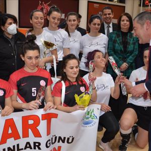 8 Mart Dünya Kadınlar Günü Voleybol Turnuvası - fotoğraf 2