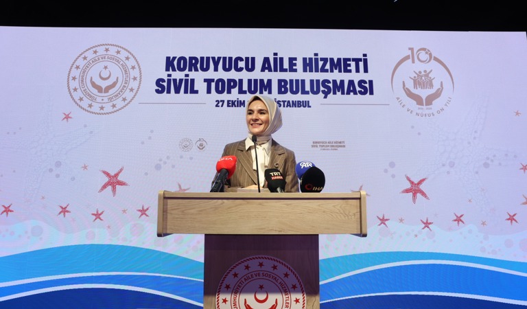 Aile ve Sosyal Hizmetler Bakanımız Göktaş, "Koruyucu Aile Hizmeti Sivil Toplum Buluşması"nda konuştu