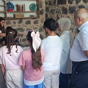 Çocuklarımızla Cam Sanatının Büyülü Dünyasını Keşfettik 💙 - fotoğraf 4