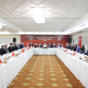 Bakan Göktaş, Gaziantep'te şehit aileleri ve gazilerle vefa buluşmasında bir araya geldi: - fotoğraf 2