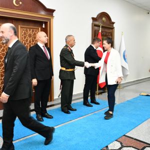 30 Ağustos Zafer Bayramı’nın 104. yıl dönümü kutlama programları kapsamında Tebrikat Töreni düzenlendi. - fotoğraf 1