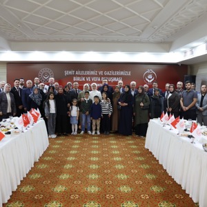 Bakan Göktaş, Gaziantep'te şehit aileleri ve gazilerle vefa buluşmasında bir araya geldi: - fotoğraf 8