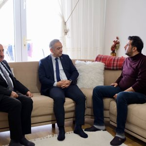 İl Müdürümüz Sayın Ömer Faruk ERGÜN, gazimiz Yalçın YEDEK’i ziyaret etti. - fotoğraf 1