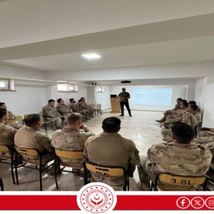 Van İl Jandarma Personellerine ‘’Afet ve Acil Durumlarda Psikolojik İlk Yardım’’ Eğitimi Verildi - fotoğraf 3