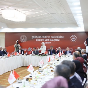 Bakan Göktaş, Gaziantep'te şehit aileleri ve gazilerle vefa buluşmasında bir araya geldi: - fotoğraf 12