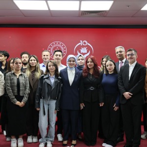 Bakanımız Göktaş, devlet korumasındaki gençlerin kamu kurumlarına yerleştirilmesi töreninde konuştu - fotoğraf 9
