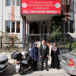 "İyilik Var" projesi kapsamında 3 Aralık Engelsiz Yaşam Derneği ve Malatya Müzisyenler Derneğinin katkılarıyla Özel Evin Bakım Merkezimizde bakım altında bulunan engelli bireylere yönelik etkinlik düzenlendi. - fotoğraf 3