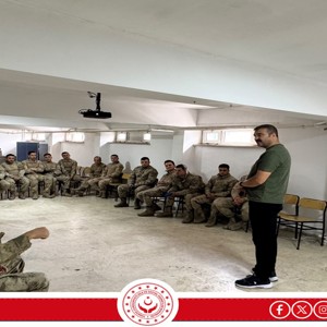 Van İl Jandarma Personellerine ‘’Afet ve Acil Durumlarda Psikolojik İlk Yardım’’ Eğitimi Verildi - fotoğraf 2
