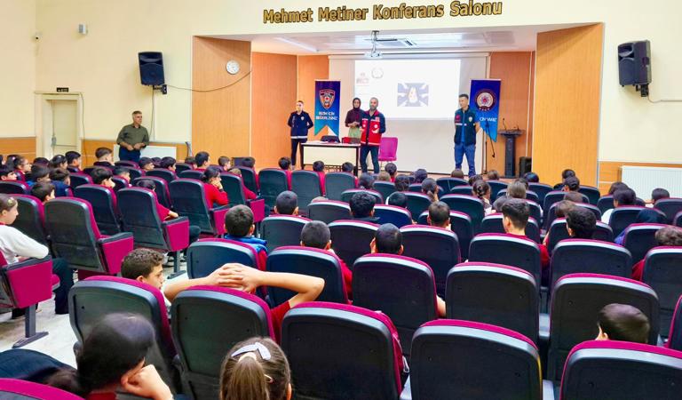 Akran Zorbalığı Eğitimi Düzenledik