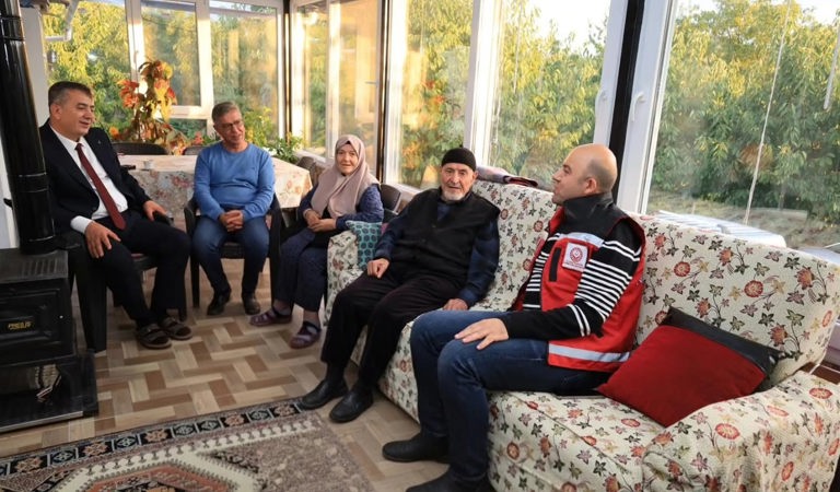 Evliliklerinde 63 yılı geride bırakan değerli Bulut ailesine, Kahve Bahane Projesi kapsamında konuk olduk.
